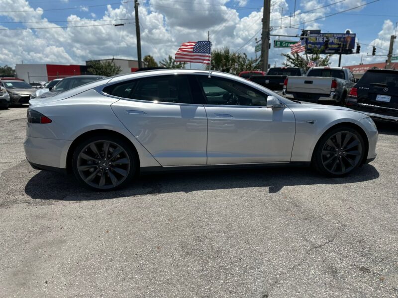 2014 Tesla Model S Sedan 4D