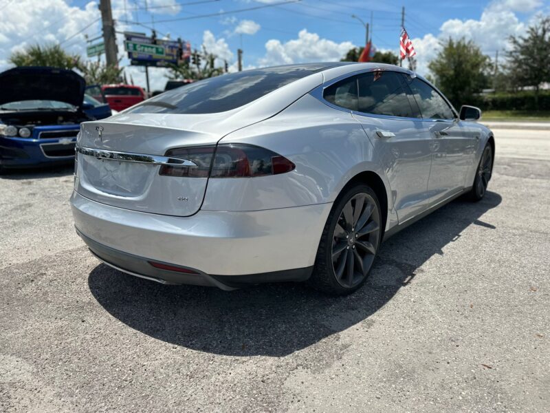 2014 Tesla Model S Sedan 4D