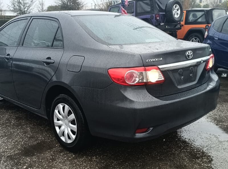 2011 TOYOTA COROLLA LE