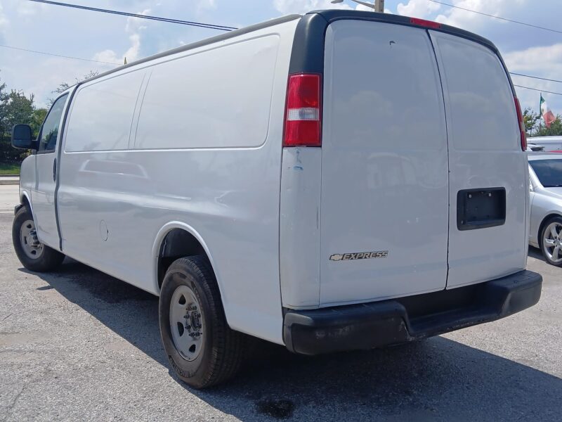 2013 CHEVROLET EXPRESS