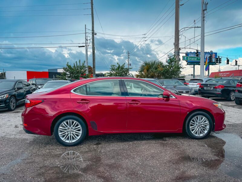 2013 LEXUS ES 350 SEDAN