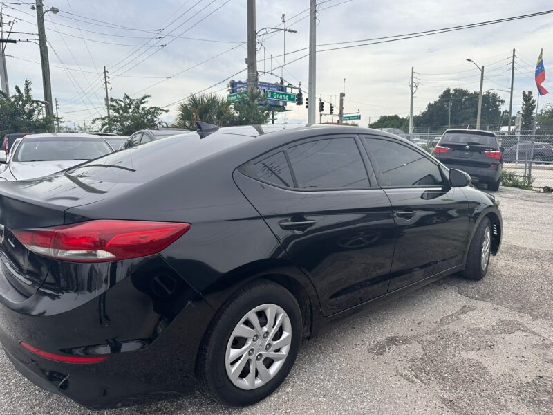 2017 Hyundai Elantra