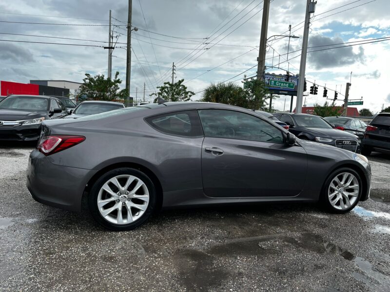 2013 Hyundai Genesis Coupe